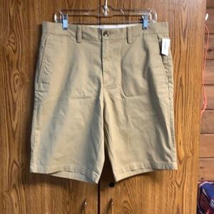 Old Navy Chino Khaki Shorts Sz 33 NWT